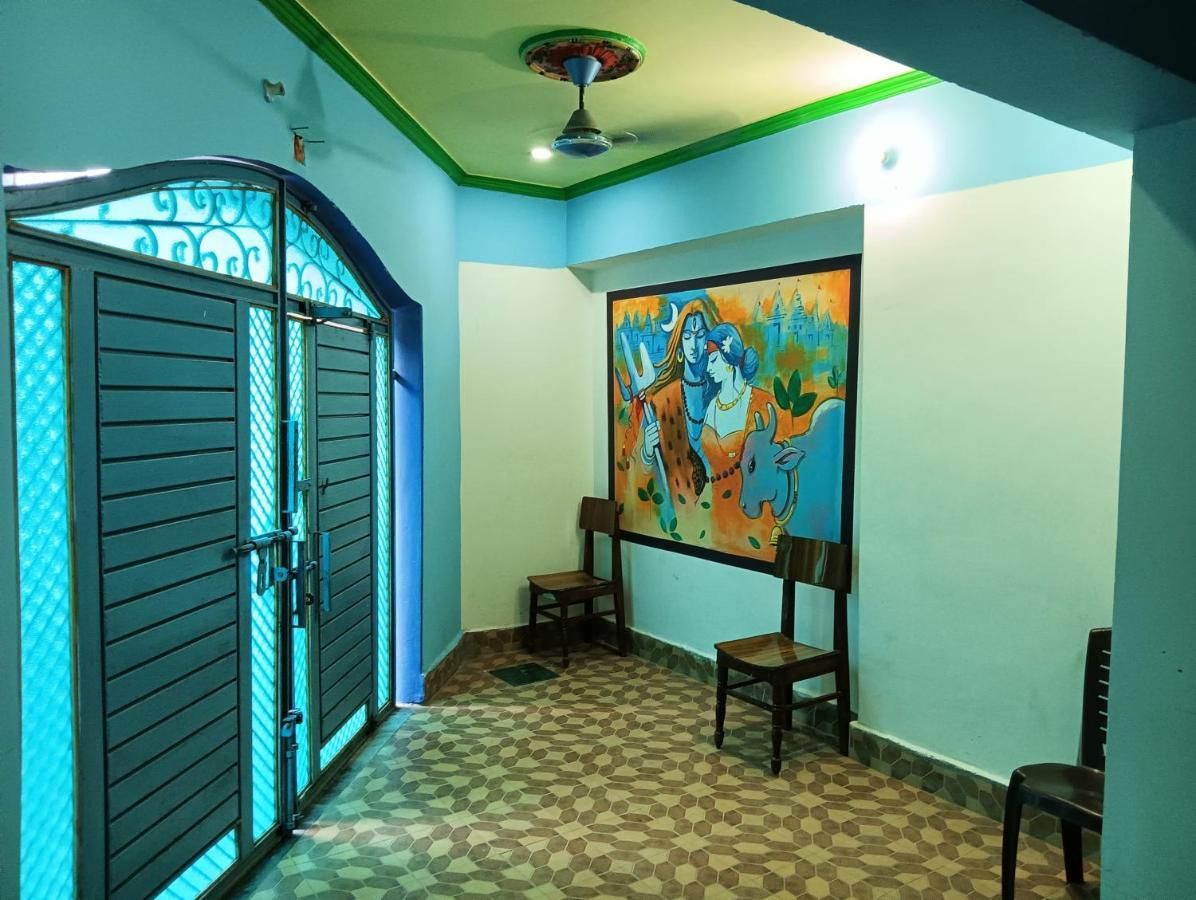 Trinetra Inn Varanasi Esterno foto