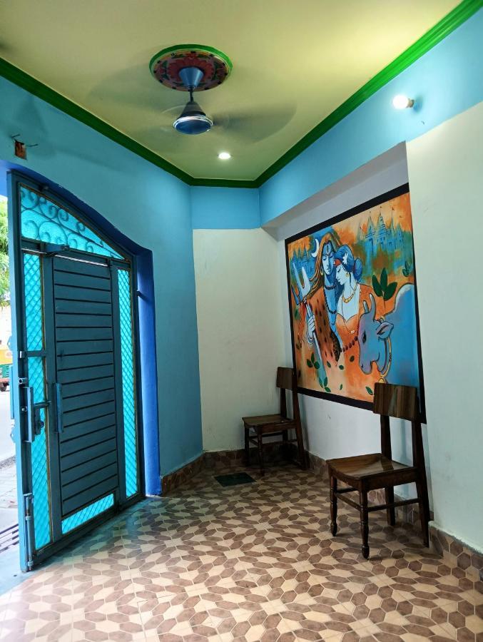 Trinetra Inn Varanasi Esterno foto